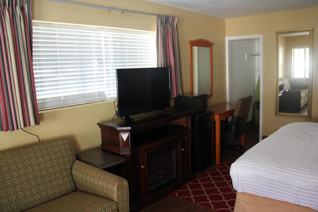 Vista Inn & Suites Beale Street Memphis Buitenkant foto